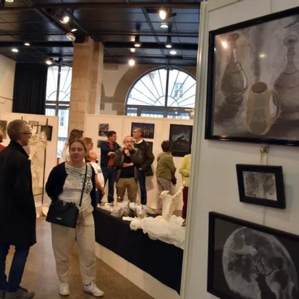 Peintres de l'école de Crozant La Presse Le centre d’arts plastiques et de cultures contemporaines de Saint-Junien fête ses 40 ans à la Halle aux grains custom text